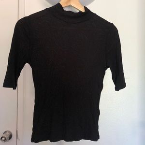 Black mock neck 3/4 sleeve top